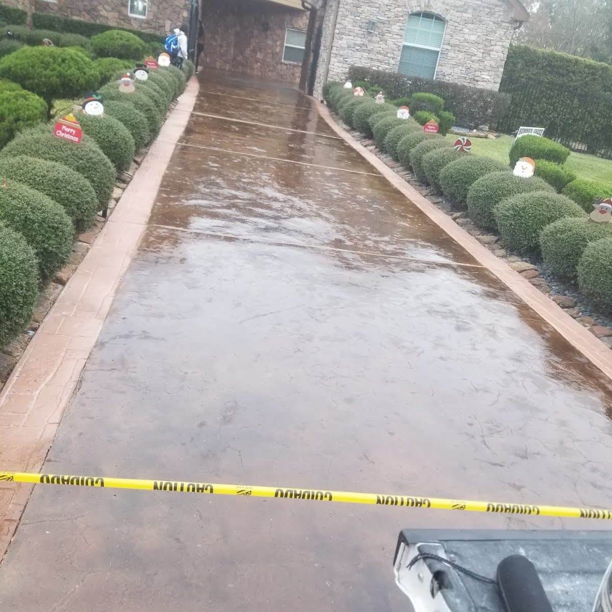 Gallery photos for Driveway Makeover with Ameripolish Stain in Cypress TX: Image #1